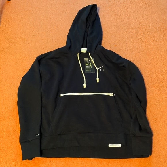 Nike Dri-FIT Swoosh Fly Standard Issue - Picture 1 of 5